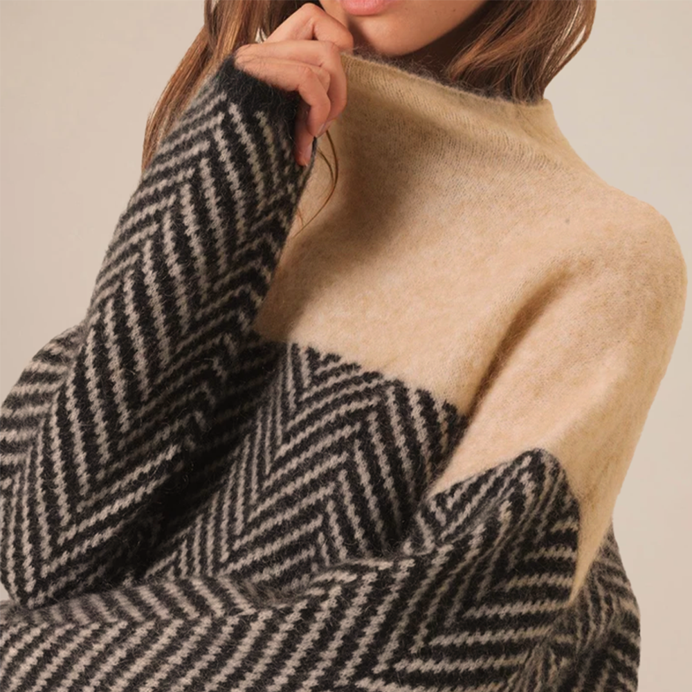 ADRIANA™ - SOFT TURTLENECK